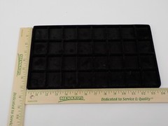 32 SPACE PLASTIC JEWELRY DISPLAY TRAY 14″X7.5″ FELT COVERED GRID 1 9/16″ SQUARES