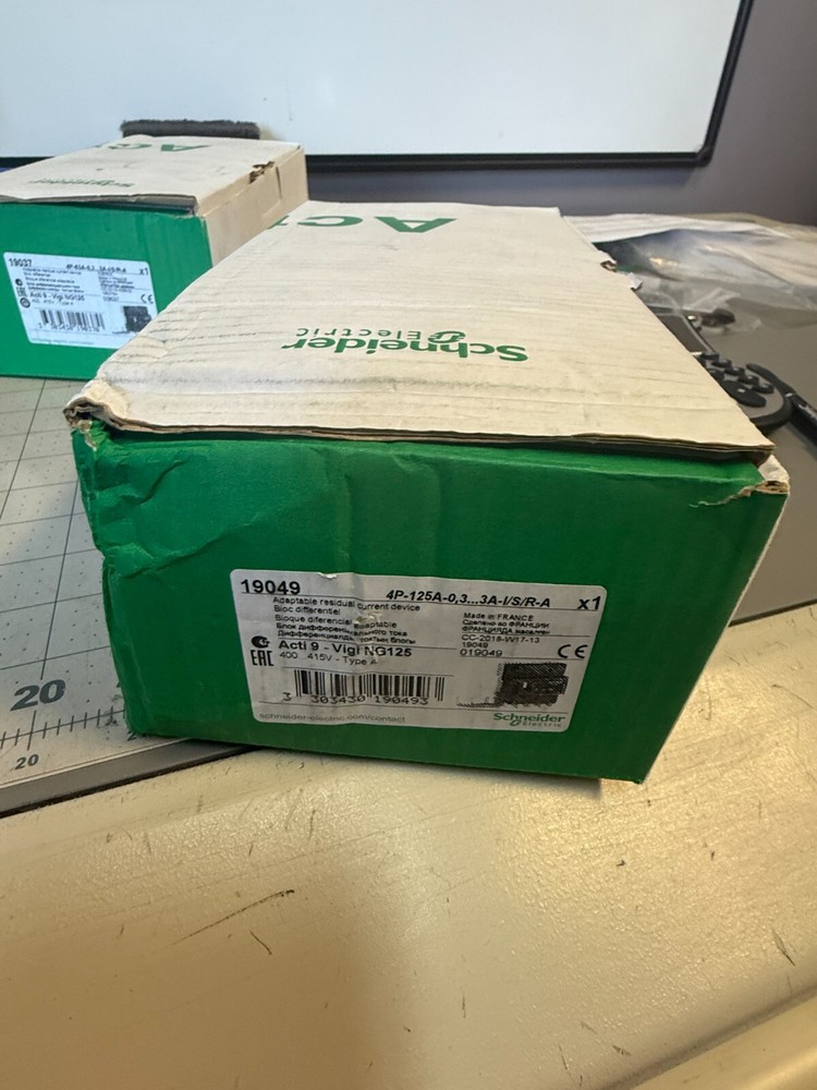 SCHNEIDER ELECTRIC 19049 NSNP 4p-125a-0,3…3a-i/s/r-a act 9- vigi ng125