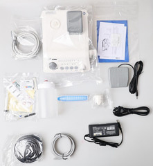 VRN-A8 Dental Portable Ultrasonic Piezo Scaler LED Detachable Handpiece w/5*Tips