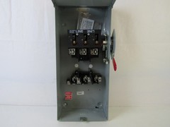 NEW GE TG4323R 100 Amp 240v OUTDOOR Fusible 3Ph 3R Safety Switch Disconnect