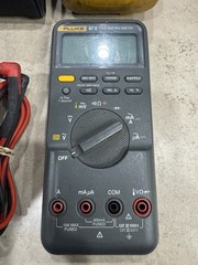 FLUKE 87 True RMS Industrial Digital Multimeter, With Case & Leads!