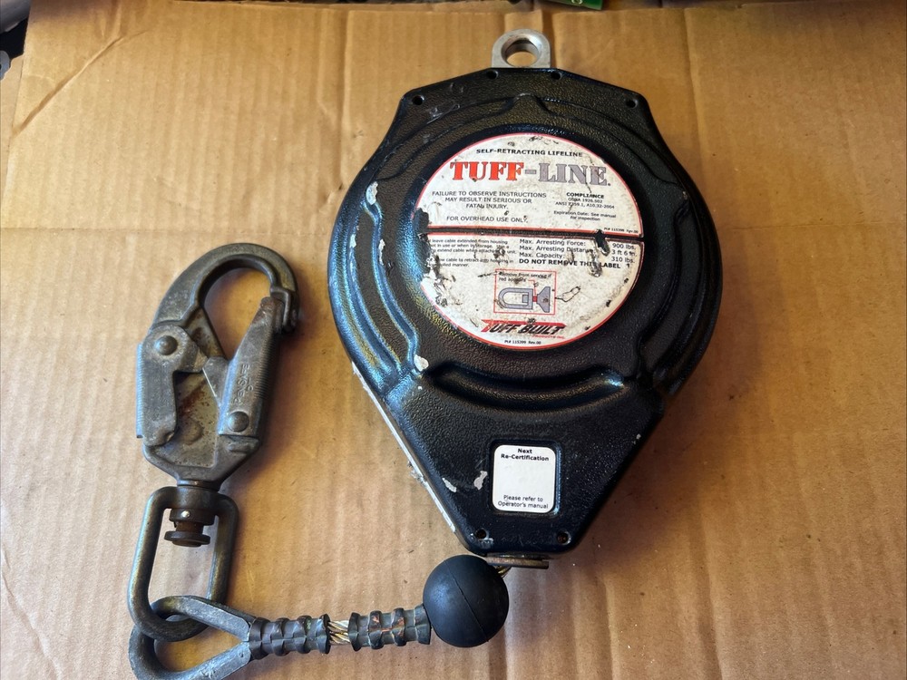 Self-retracting Lifeline Max.arres 900lbs Max Capacity 310 Llbs.