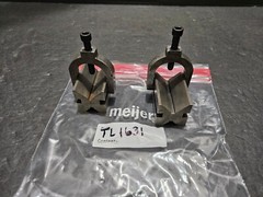 2 UNBRANDED V-BLOCKS W/CLAMPS 1 7/8″ L X 1 1/4″ W X 1 1/4″ H (TL1631)