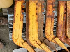Auction is for 1 Cat Scarifier Shank T9F-5124 and ripper tooth