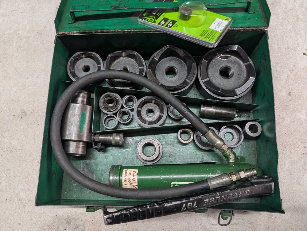 Greenlee 767 Hydraulic Hand Pump Knockout Punch Ram Set Incomplete Untested