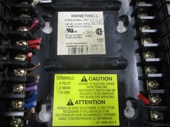 Honeywell Burner Control RM7895 C 1012 S/W Rev. 4141 W/UV Flame Amplifier Module
