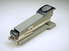 Vintage Apsco 4004 Office / Desk Stapler Small Made in Sweden 5″ Avocado