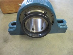 NIB SKF Bearing SYR 3.7/16 #1