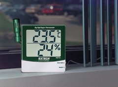 Extech 445715 Big Digit Remote Probe Digital Hygro-Thermometer
