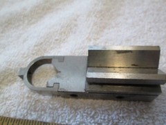 BEAUTIFUL FISH TAIL V-BLOCK W/ CLAMP – 2 1/2″ L x 1″ W x 1″H – Fine!