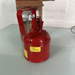1 Quart Type I Red Safety Gas Can for Gasoline with Flame Arrester, Self-Clos…