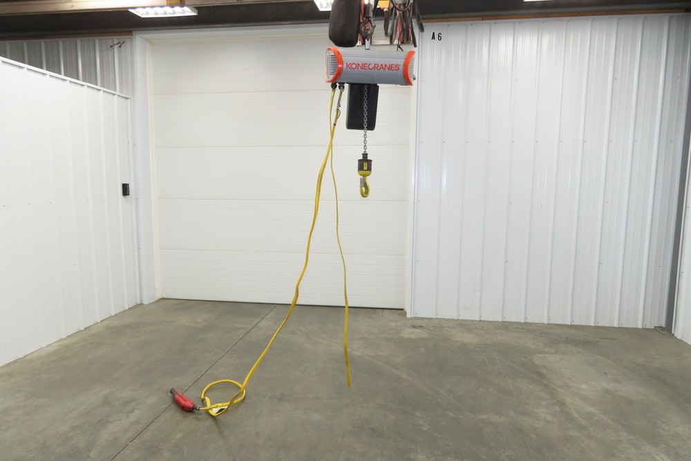 Kone Cranes 1/4 Ton Electric Chain Hoist 16′ Lift 16/5 FPM 2 Speed 460 Volt 3PH