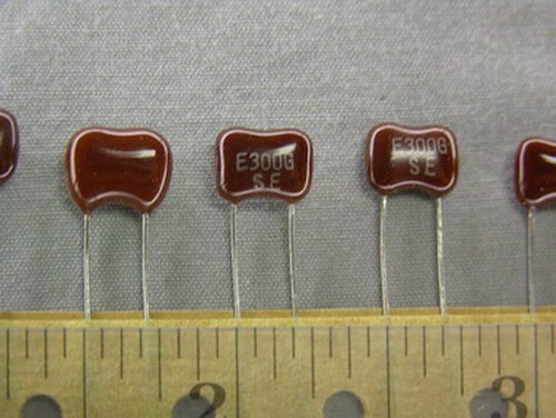 25 Soshin DM12E300G-5 30pF 500V 2% Dipped Silver Mica Capacitors