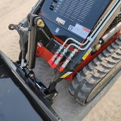 TYPHON 1,800lbs Mini SkidSteer Loader SSL 23HP Gas EPA B&S Engine Brand New