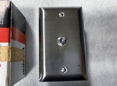 RED DOT IH3-1-LMCSA DRY-TITE SINGLE GANG UNIVERSAL DEVICE BOX WITH ON OFF SWITCH