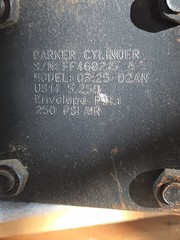 Parker 03.25 D2ANUS14 5.250 NJ2-PD-US-2.062 Pneumatic CYLINDER Trunion