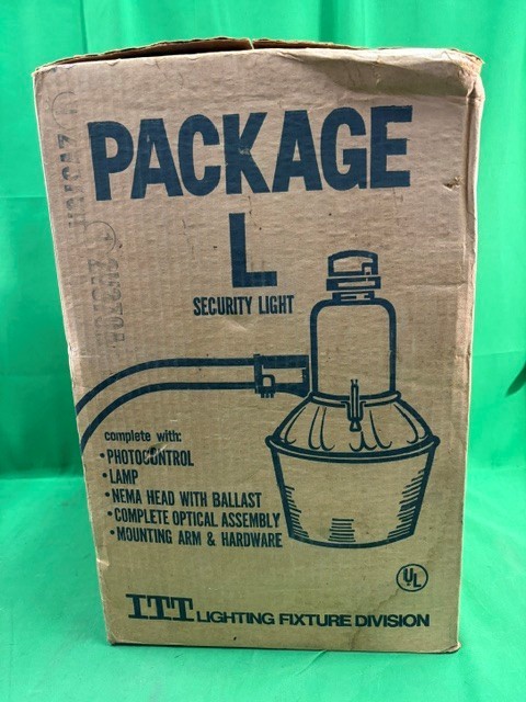 ITT LIGHTING FIXTURE DIVISION L18C PACKAGE L SECURITY LIGHT NEW (F40045214)