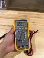 FLUKE 115 TRMS MULTIMETER W/ LEADS & CLIPS – SHIPS FAST