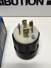 New Leviton 2731 Locking Plug Black 30A 480V 3P 4 Wire Grounding L16-30P