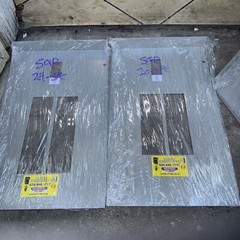 SQD DEAD FRONT COVER 200A 120/240V 1PH 20 OR 24 SPC QO LONG 19 1/2 WIDE 12 1/8