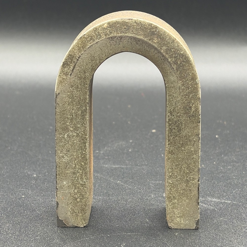Vintage U-Shape 1 Pound 3.5 Ounce, 3.5” Tall Magnet