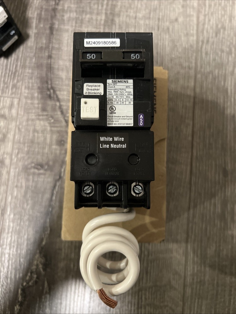 Siemens QF250A Miniature Circuit Breaker 50 A 120/240V Ac 2 Pole Plug In No Box