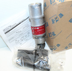 ⭐NEW⭐Eaton Crouse Hinds CPP516 Arktite Delayed Acton Circuit Breaking Plug 20A