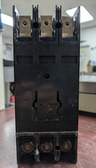 🤪 GE GENERAL ELECTRIC 200A CIRCUIT BREAKER 600V 3P TFJ236200 W/ TRIP FLAWED