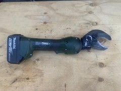 Greenlee Gator Cable Cutter Es32x W 6.0 Ah Battery No Charger Included Pre-owned