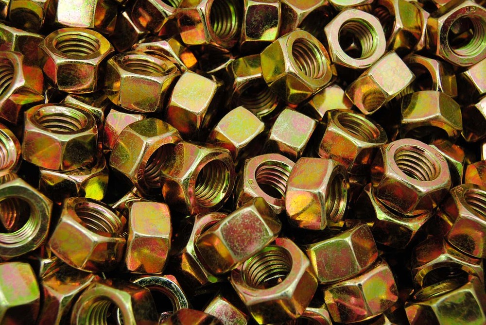 (100) 5/8-11 Grade 8 Hex Finish Nuts – Yellow Zinc Plated – Coarse Thread