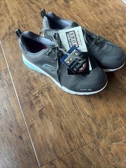 SKECHERS Women’s Size 7.5 Work Alloy Safety Toe Slip-Resistant Memory Foam Shoes