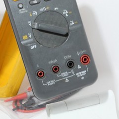 READ Fluke 87-V (87V) True RMS Digital Handheld Multimeter BUNDLE