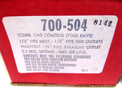 NEW ROBERTSHAW 700-504 GAS VALVE 700504