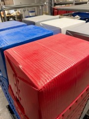 Lot of 500 Corrugated Plastic Postal Mail Type Totes Bins 18.25″Lx13.25″Wx11.5″H