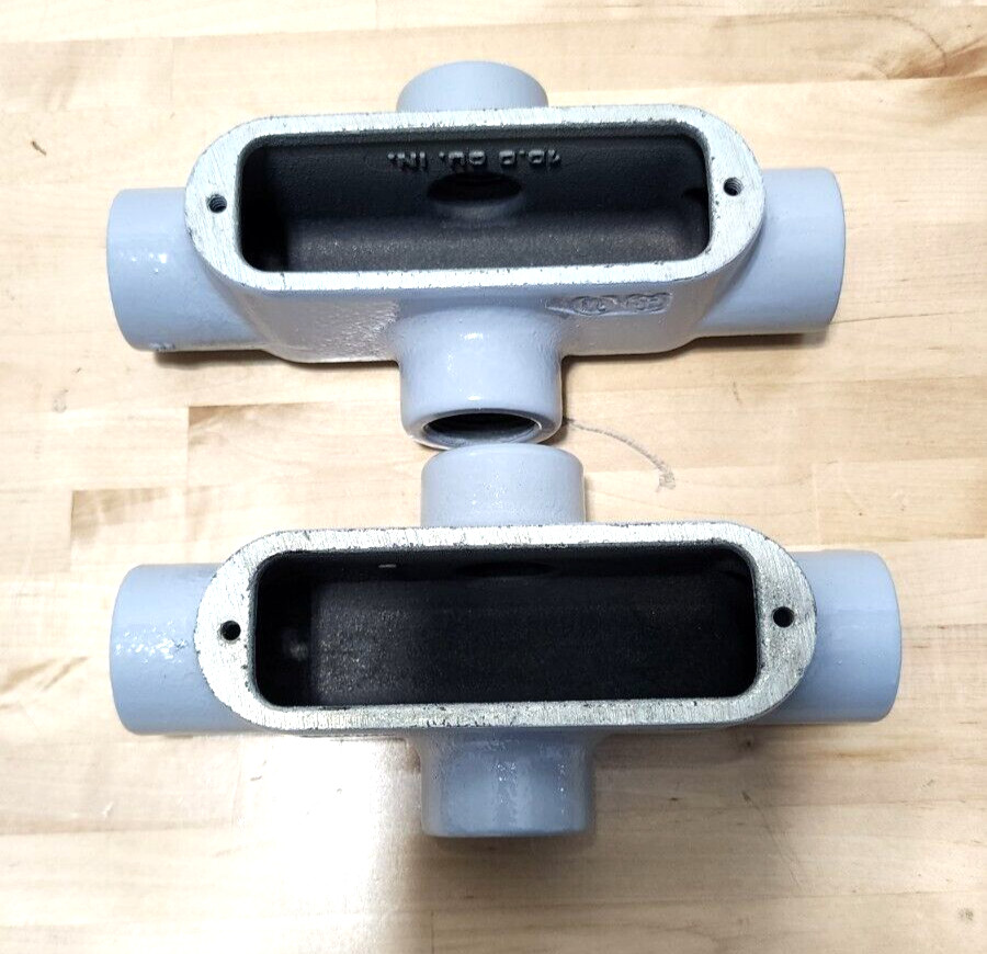 Cooper Crouse-Hinds X28 Conduit Body 3/4″ Form 8 Painted, Threaded (Qty 2)