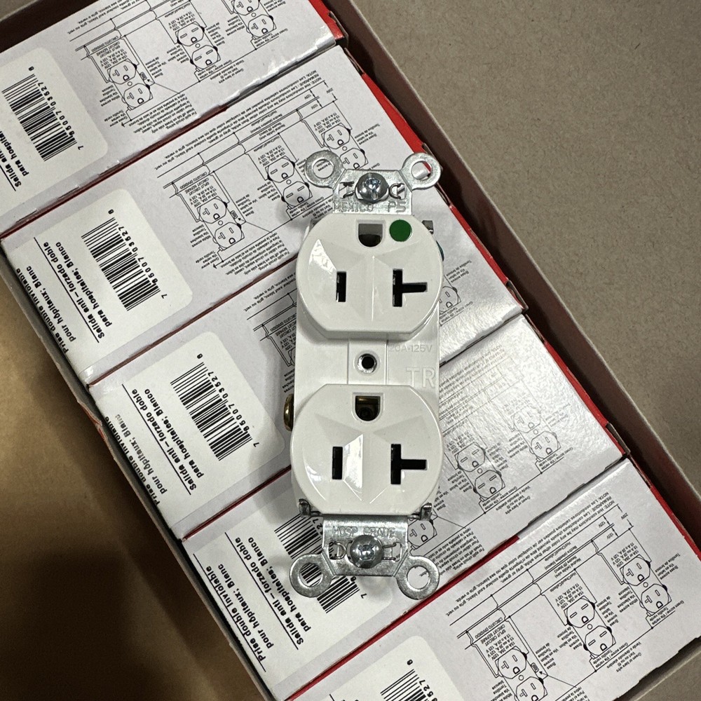 ⚡️Pass & Seymour TR8300H-W 20A Duplex Receptacle 125V 5-20R White Tamper Res⚡️