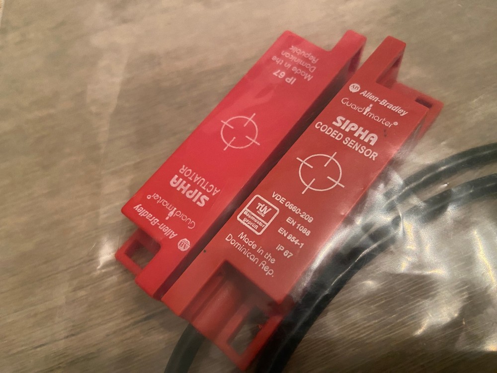 Allen-Bradley Sipha VDE 0660-209 Coded Sensor Safety Switch, IP67, 9-12mm Range