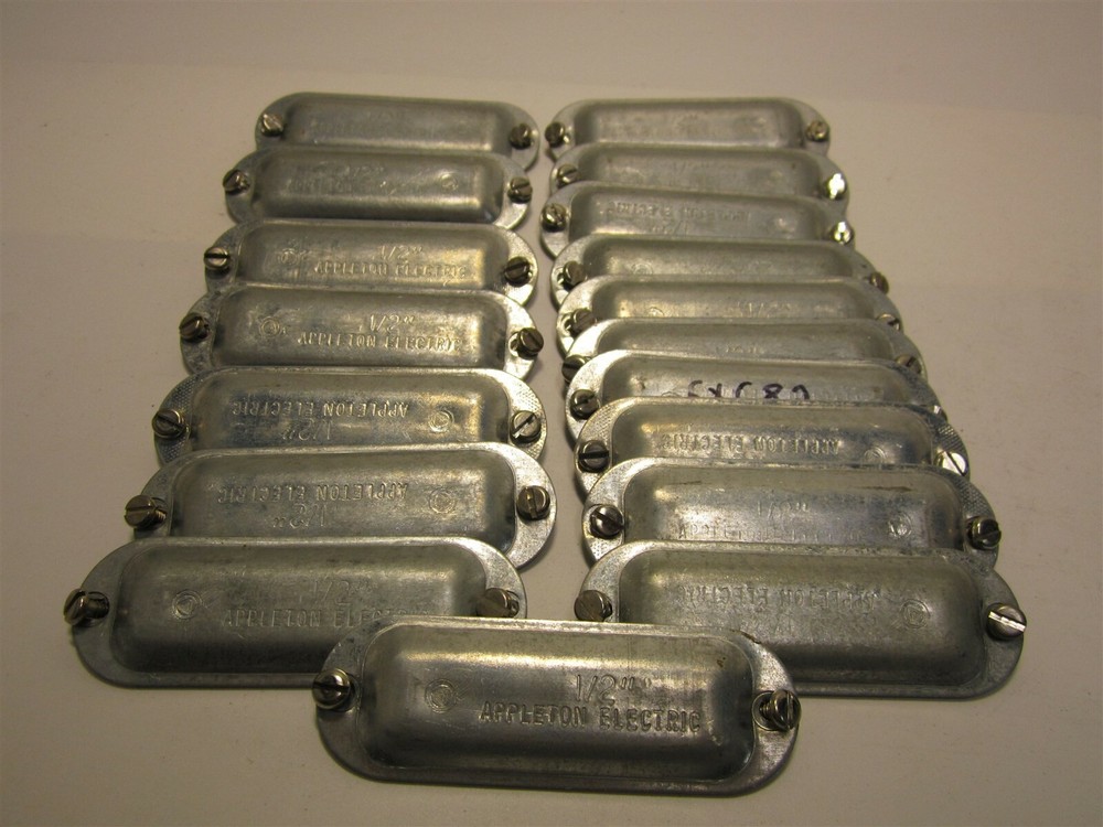 (18) Appleton Electric K50 Industrial Grade Iron Conduit Body Covers 1/2″ Hub