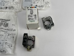 Lot of Telemecanique – 3x ZBE101 , 2x ZB4BZ009, 1x ZB4 BZ101 New in Bag + Extras