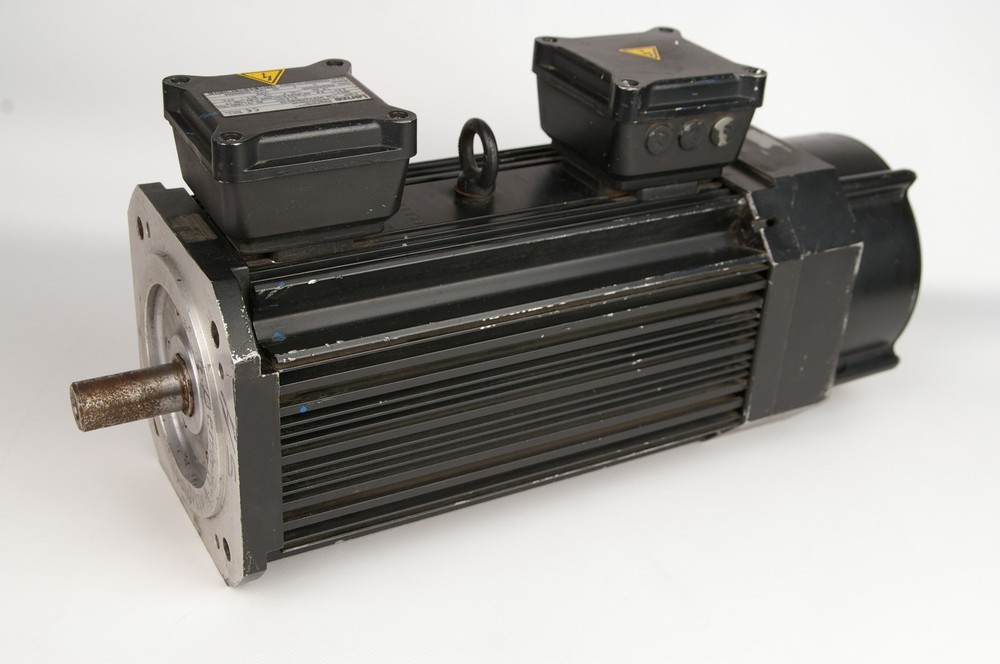 Lenze MDFKARS090-22 Servo Motor 3.9kW 1680 RPM