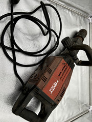 HILTI – TE 905 AVR Breaker Jack Hammer – Fair Condition
