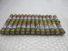 FUSETRON FRN-8/10 FUSE LOT OF 26 NSNP
