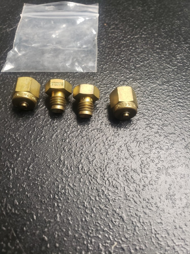 Tubing Plugs and Caps 3/16″ Male (2) and 3/16″ Female (2)