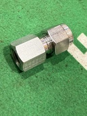 Parker 2FSC2N-316 Female Connector 1/8″ Tube OD x 1/8 FNPT Stainless Steel A-LOK