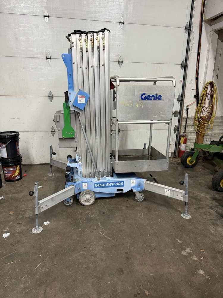 GENIE AWP30S 30’ ELECTRIC PERSONNEL SCISSOR VERTICAL MAST MAN LIFT