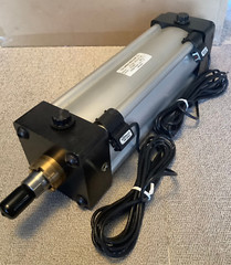 COLUMBIA MACHINE 03.25-CBC-2MAUS14AC 8.500 PNEUMATIC CYLINDER *NEW*