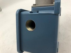 United Electric Controls Company H105-9645 105 Series Pressure Controls