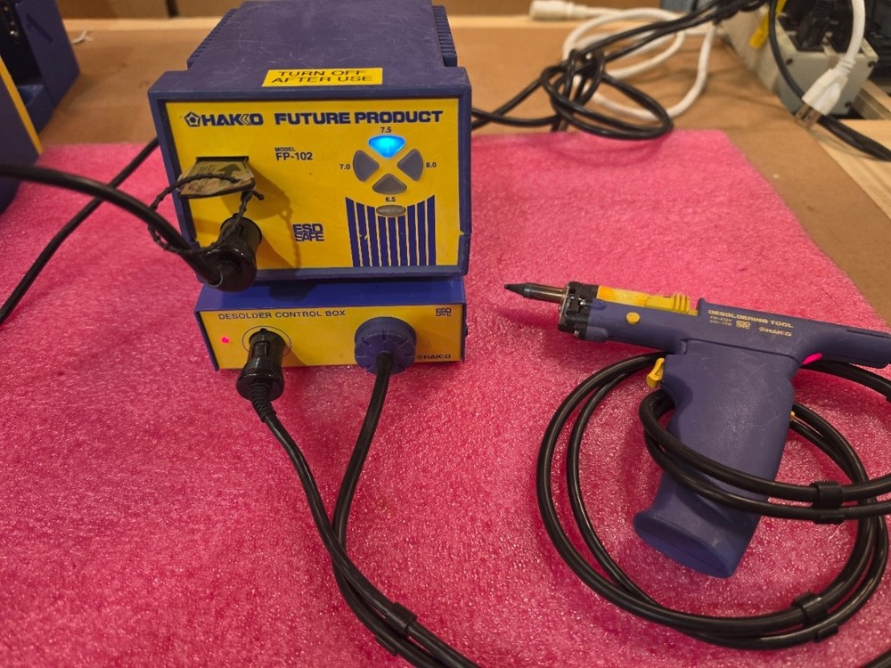 Hakko FM-2024 Desolder Control Box with FP-102 Soldering Head Unit