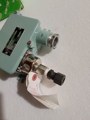 SAGINOMIYA ANS-C101WGQ PRESSURE CONTROLS RANGE -0.06-0.1 MPa MP 0.3 MPa NEW
