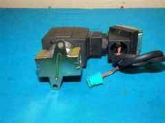 SMC VX2340L Solenoid Valve 0~0.35MPa 6mm 0~0.3MPa Made in Japan w/ Scratches